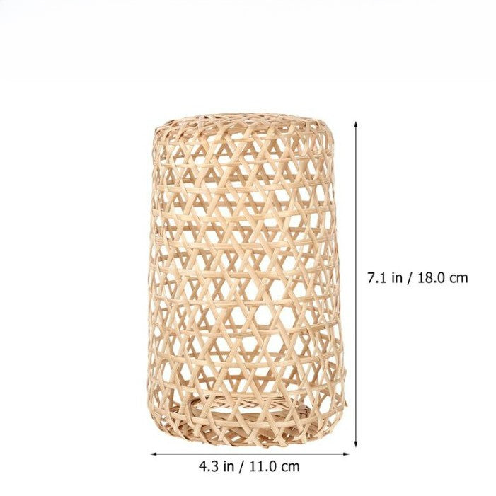 Petit abat-jour tressé en rotin et bambou