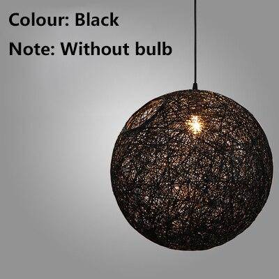 Suspension en boule de tissu de couleur Wicker