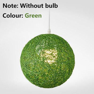 Suspension en boule de tissu de couleur Wicker