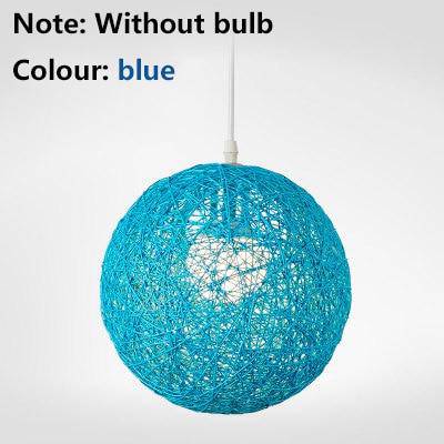 Suspension en boule de tissu de couleur Wicker