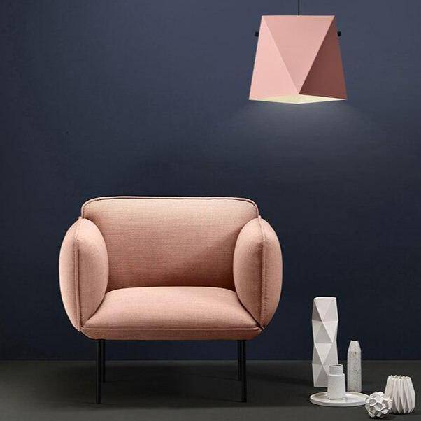 Suspension design LED avec abat-jour en métal coloré au géométrique