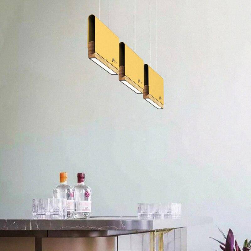 Suspension design LED avec abat-jour plat en métal coloré Art