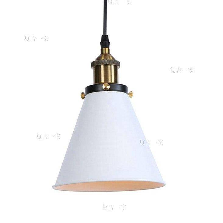 Suspension design à LED avec abat-jour conique en métal Loft