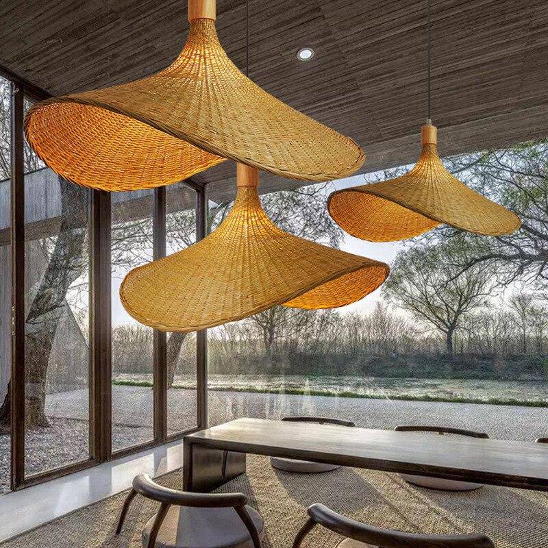 Suspension en rotin à LED style chapeau rustique beige