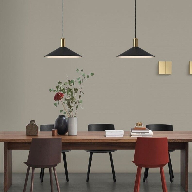 Suspension moderne LED avec abat-jour en métal Malia