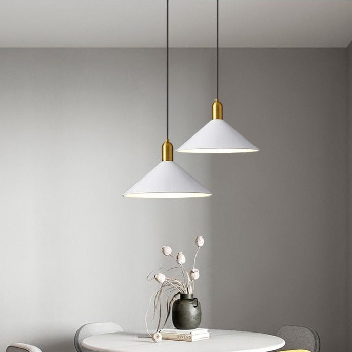 Suspension moderne LED avec abat-jour en métal Malia