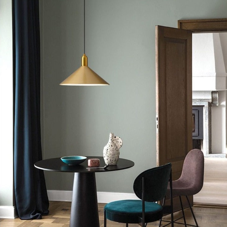 Suspension moderne LED avec abat-jour en métal Malia