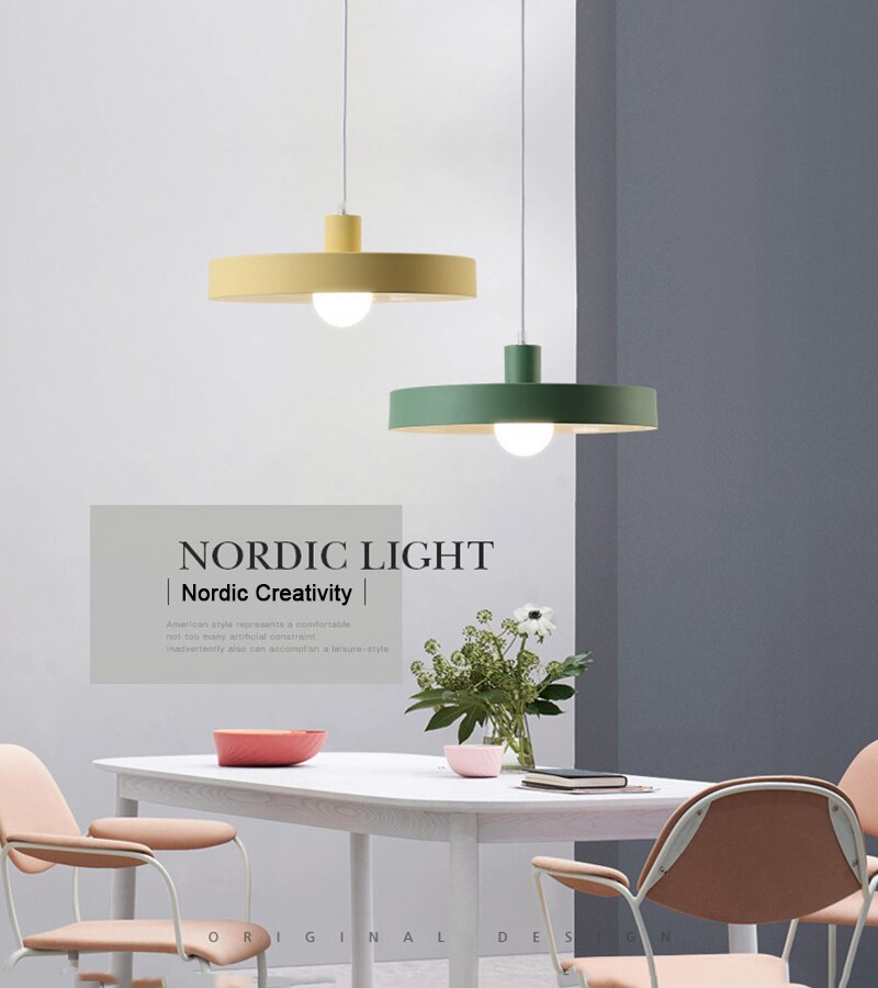 Suspension moderne avec abat-jour circulaire et plat en métal Cara