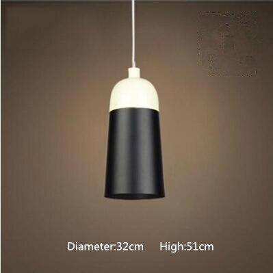 Suspension design LED avec abat-jour en métal arrondi au bords dorés Loft