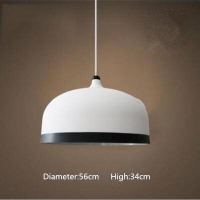 Suspension design LED avec abat-jour en métal arrondi au bords dorés Loft