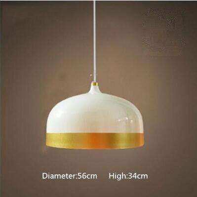 Suspension design LED avec abat-jour en métal arrondi au bords dorés Loft