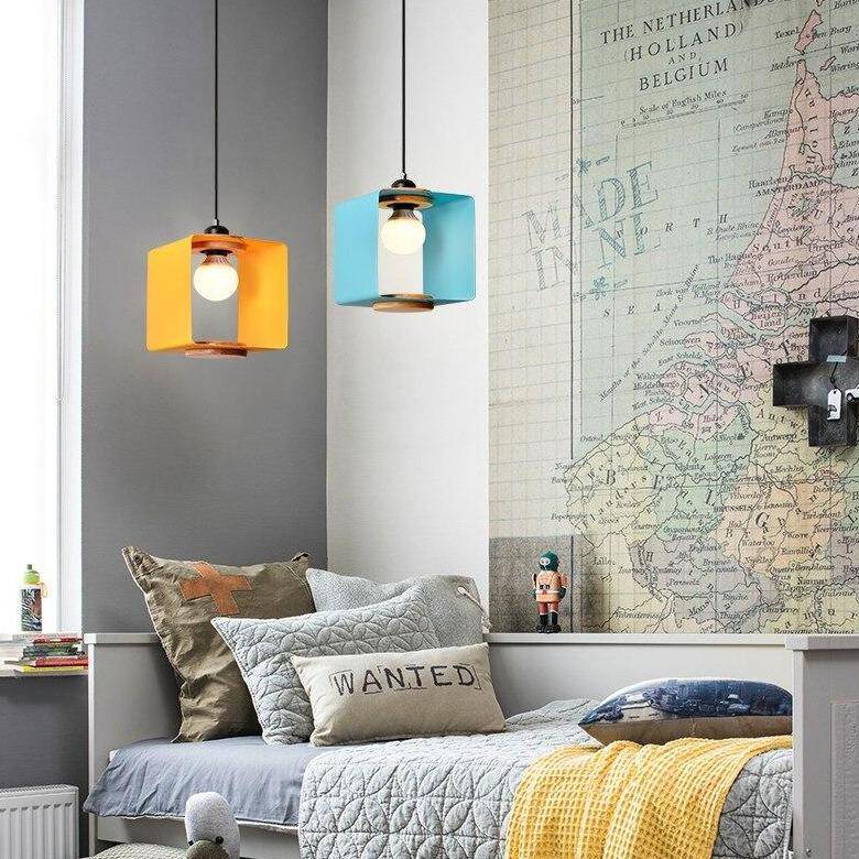 Suspension design à LED avec cube métal coloré Loft