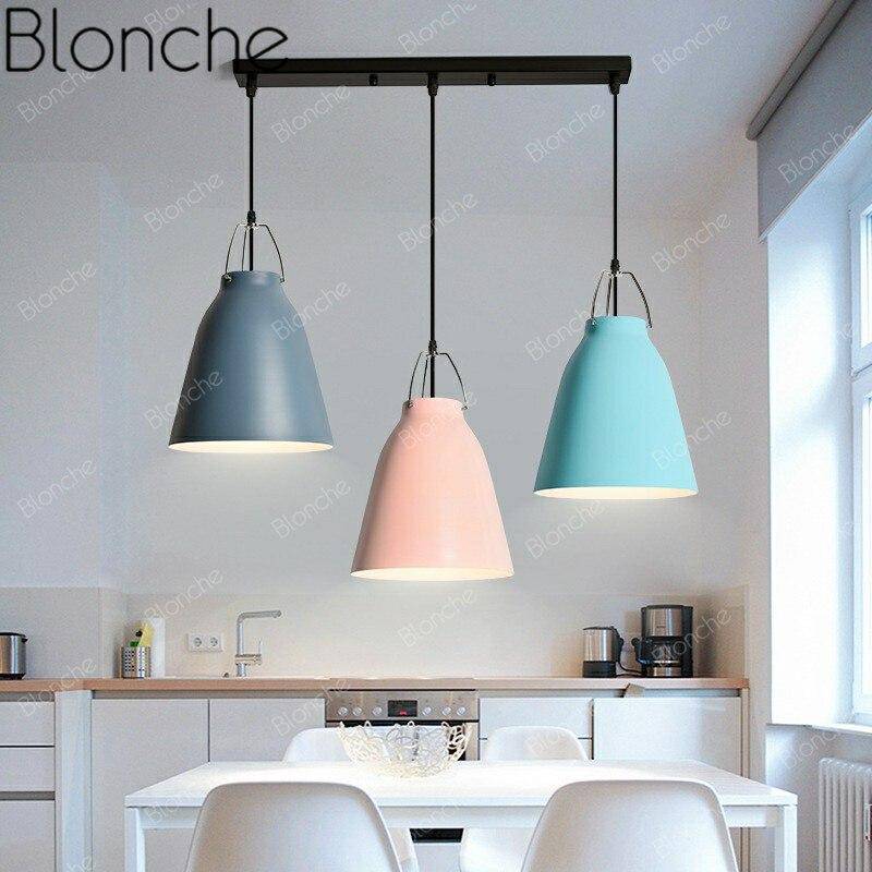 Suspension design à LED en métal avec abat-jour coloré Loft