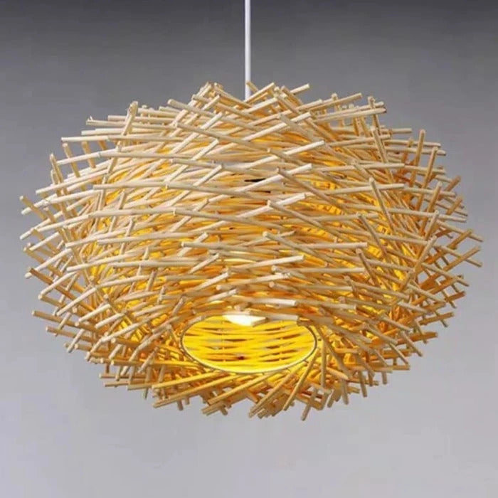 Abat-jour suspendu rotin tissé rond style hérissé présenté allumé et suspendu