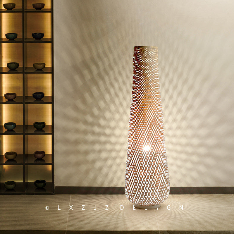 Lampadaire rotin vintage long