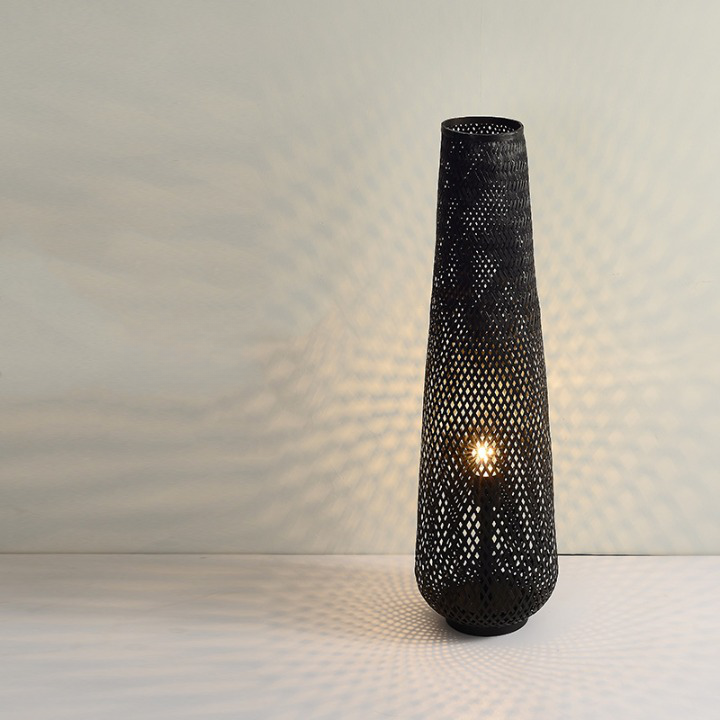 Lampadaire rotin vintage long